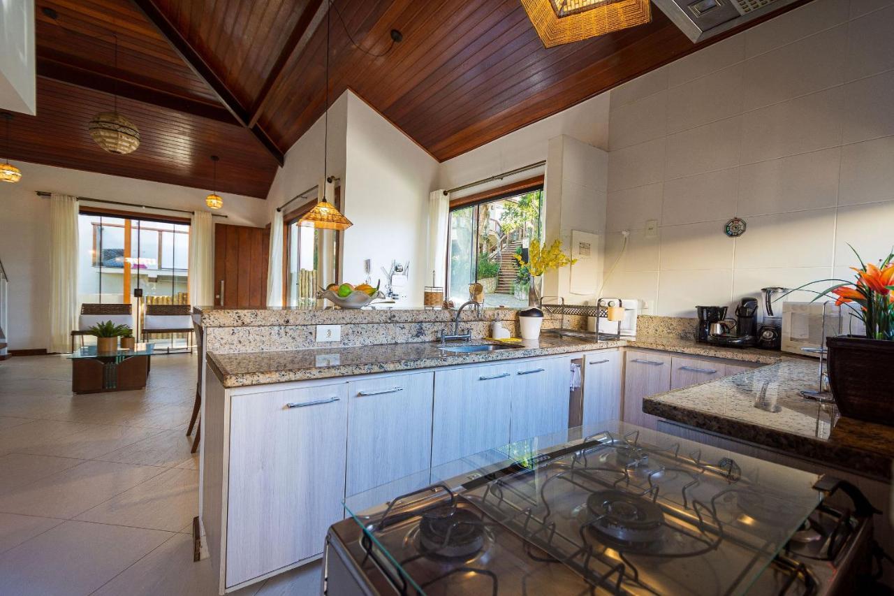 Casa espetacular entre Geribá e Ferradurinha - WIFI 200MB - Piscina do codomínio - 700 m da praia - Garagem - 4 Suites - Área gourmet privativa - Cozinha equipada - Área kids - Portaria 24h - Ar condicionado Búzios Exterior foto